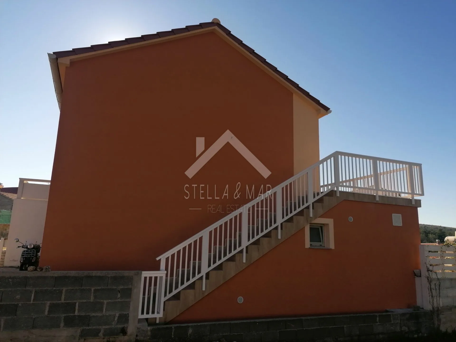 prilika kuća sa 3 apartmana , pogled na more - vir - slika 4