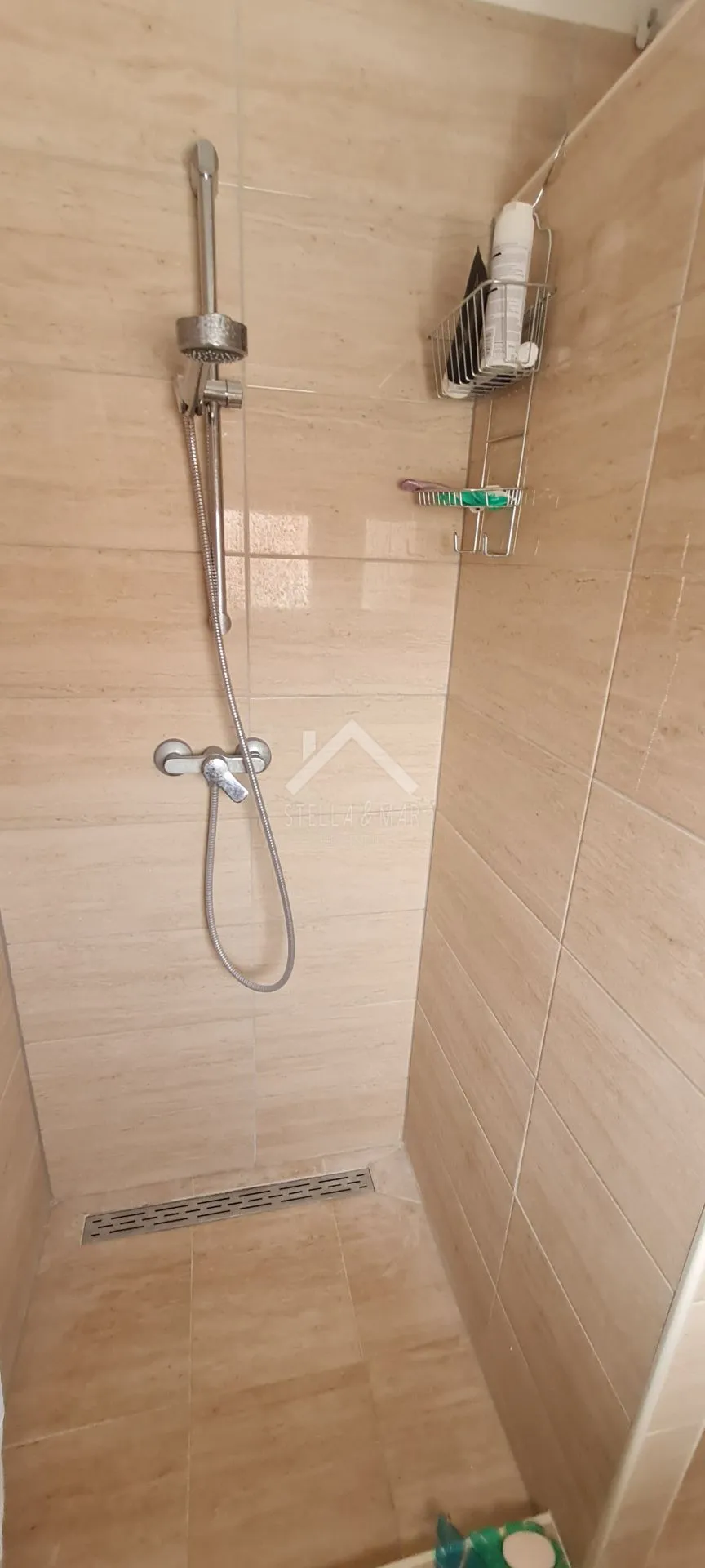 kuća sa 4 apartmana, južna strana - vir - slika 27