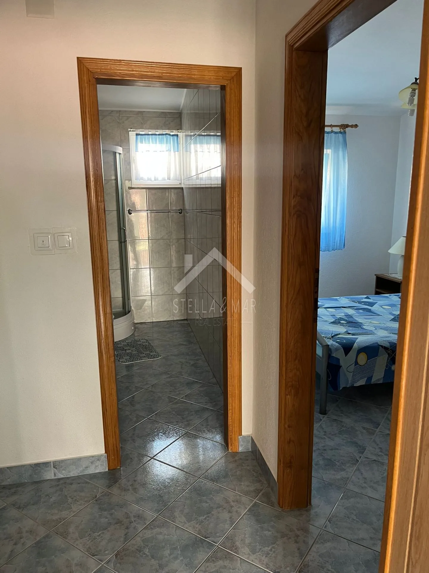 top lokacija! kuća sa 5 apartmana, centar - vir - slika 18