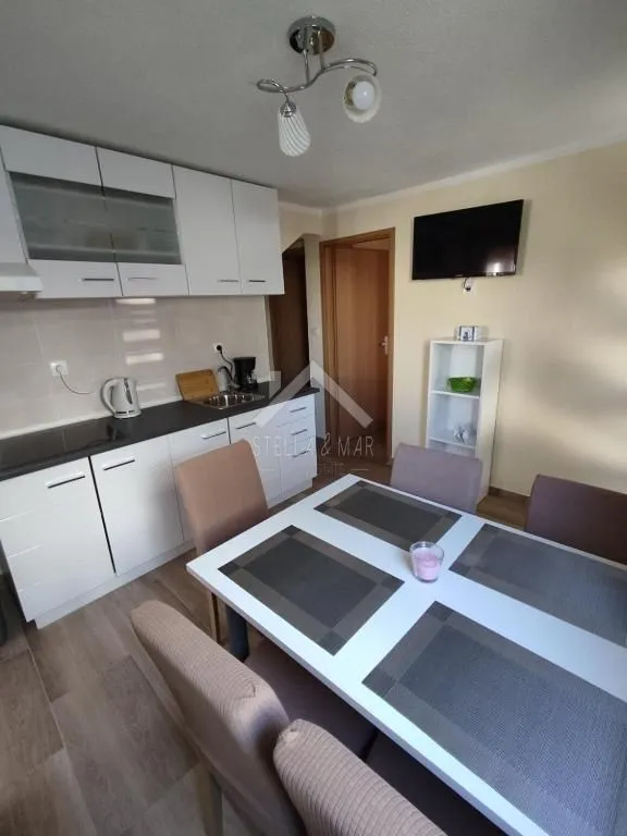 rezervirano kuća sa 4 apartmana - vir - slika 9
