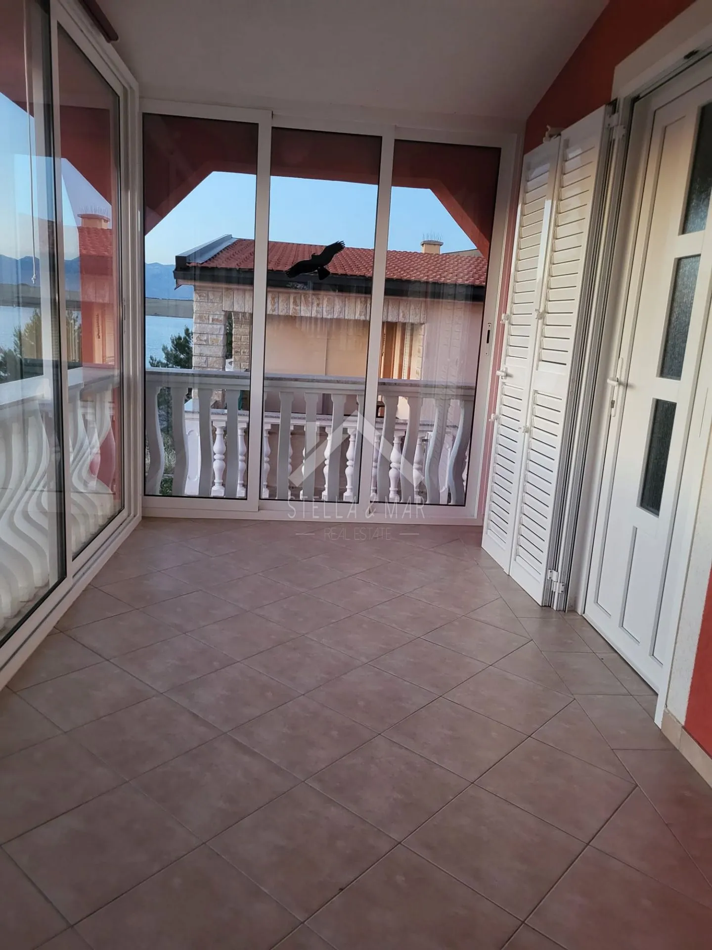 dvosobni apartman, drugi red od mora - vir - slika 3