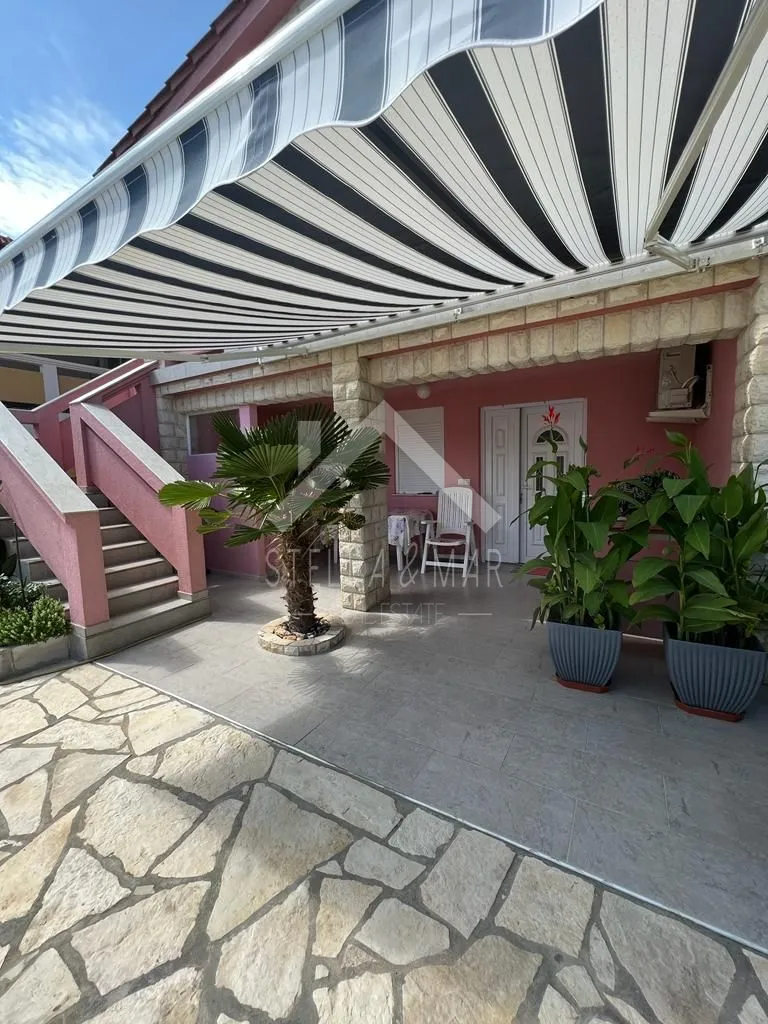 kuća sa dva apartmana - vir - slika 4