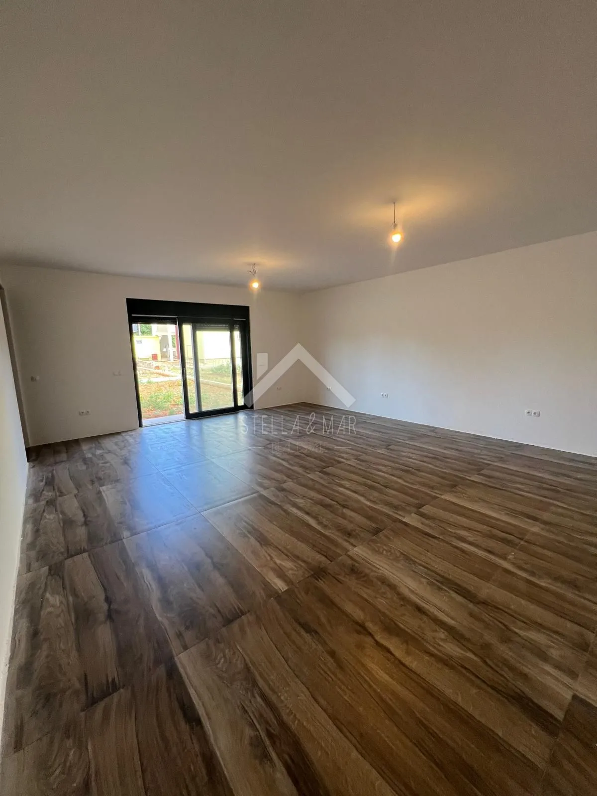 dvosobni apartman sa vrtom - privlaka - slika 10