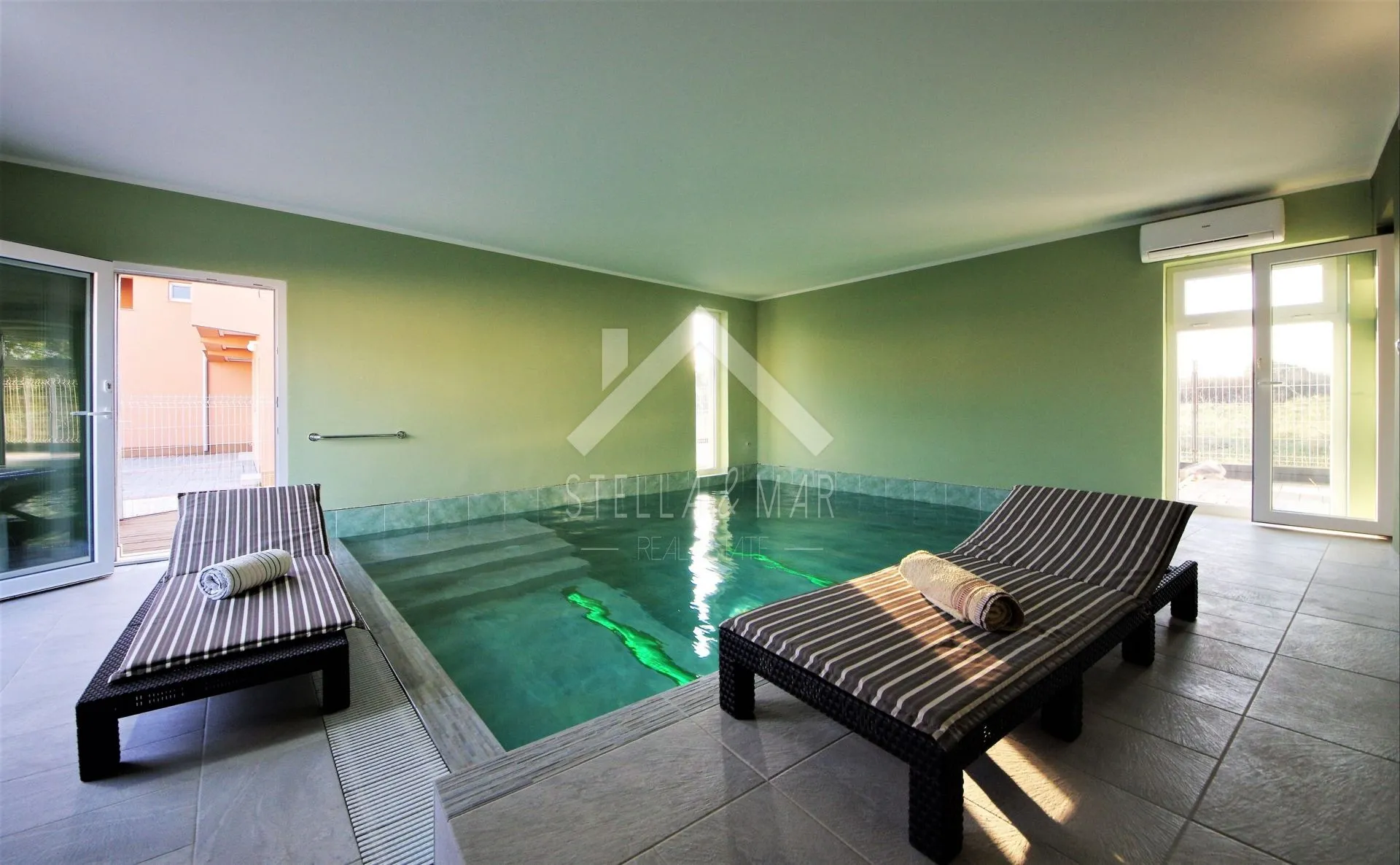 prekrasna villa sa bazenom - vir - slika 7