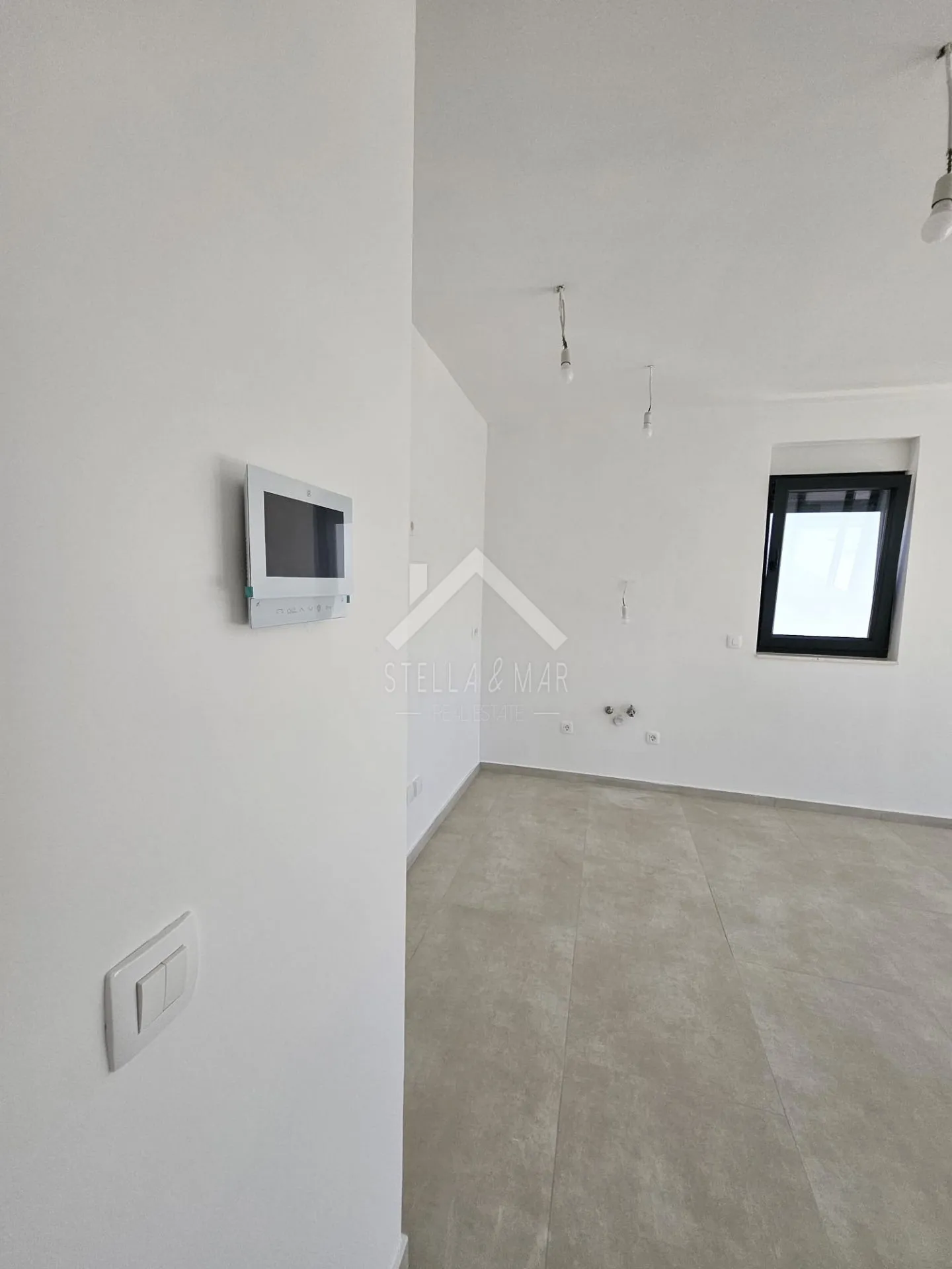 moderna vila sa 2 stana, garažom i bazenom - vir - slika 22