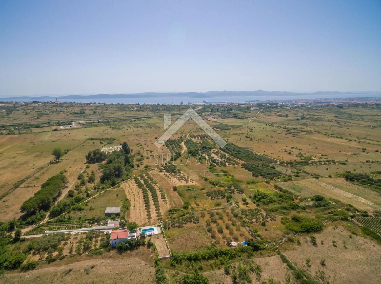 moderna villa sa bazenom i velikom okućnicom - crno, zadar - slika 15