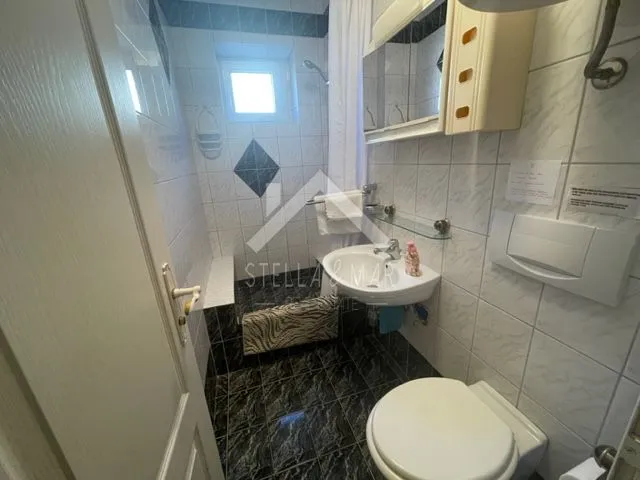 kuća sa 4 apartmana, 50m od mora - nin - slika 28