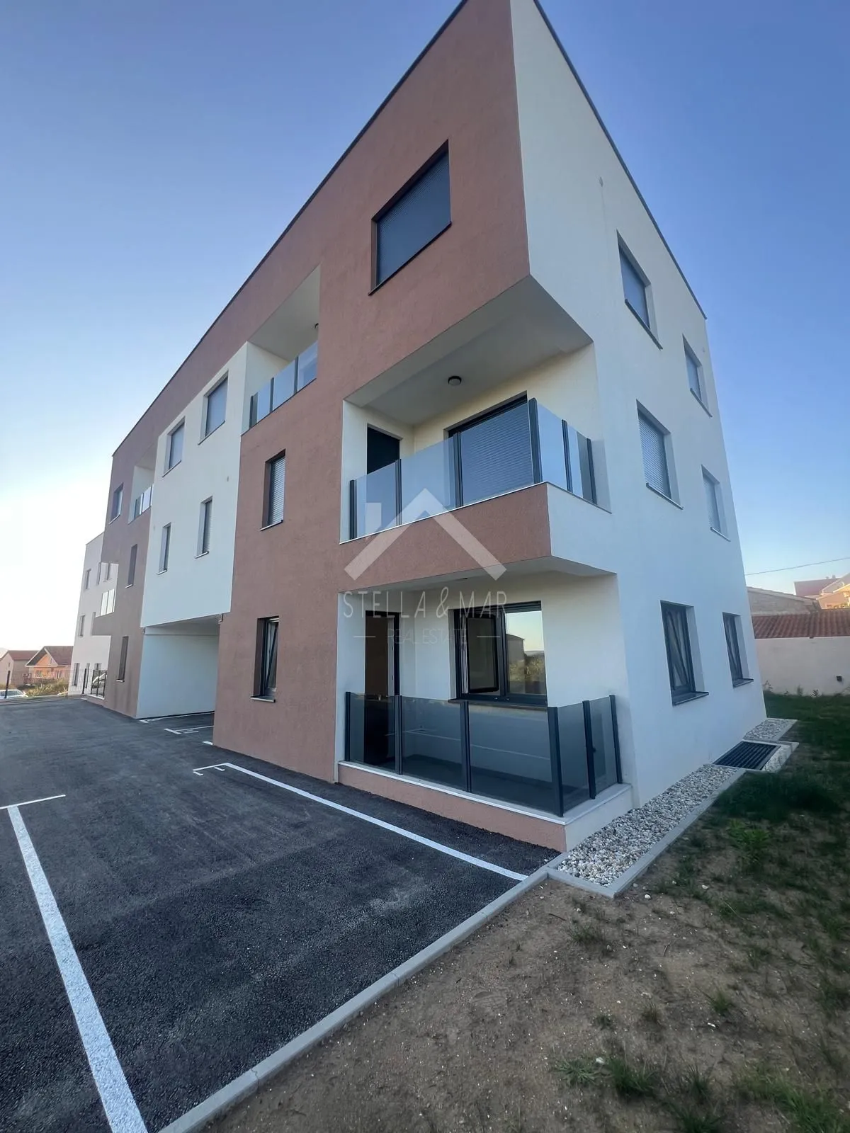 trosoban stan sa vrtom + 2 parkinga - plovanija, zadar - slika 6