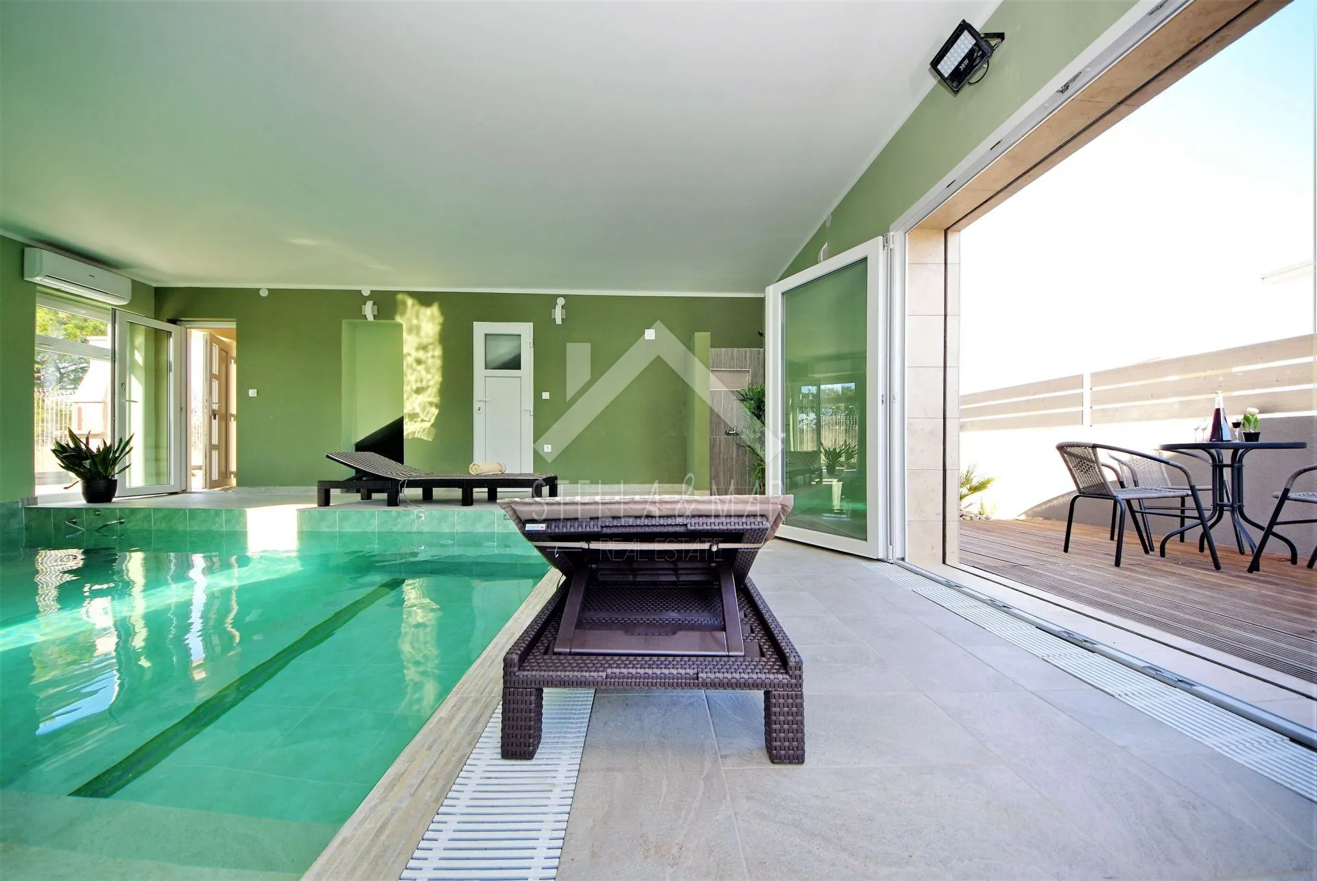 prekrasna villa sa bazenom - vir - slika 8