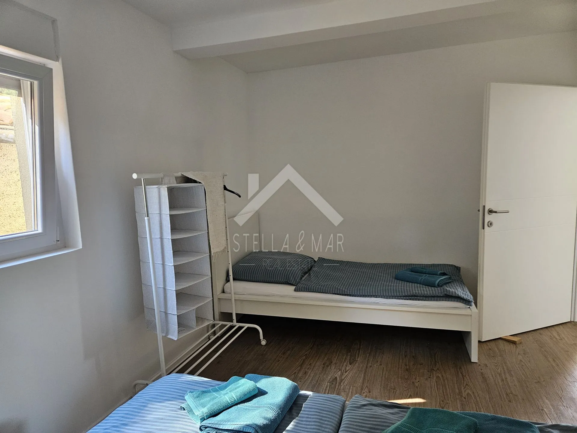 kuća sa bazenom i velikom okućnicom - vir - slika 21