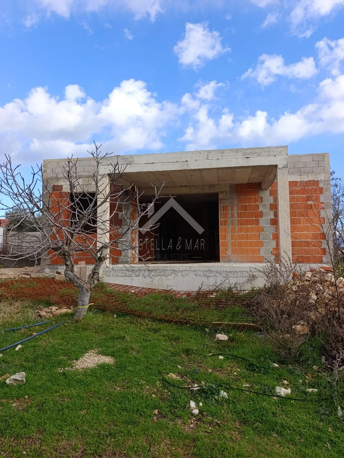 prizemnica u rohbau stanju - grbe - slika 3