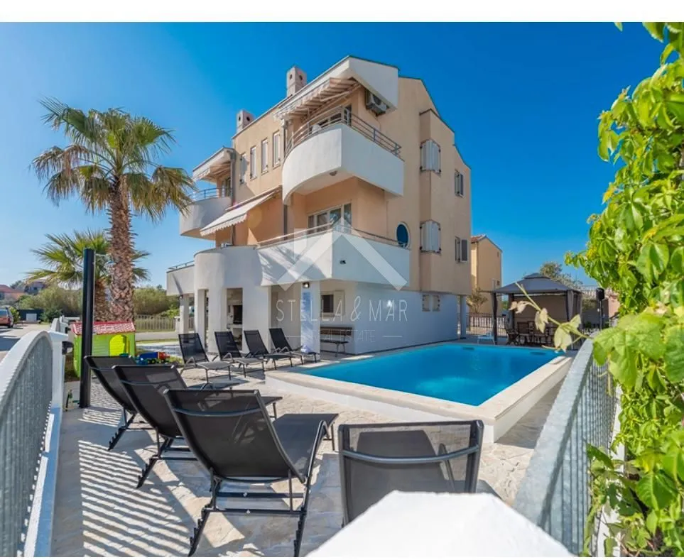 apartmanska kuća, bazen, centar, dvije garaže top ponuda - privlaka - slika 26