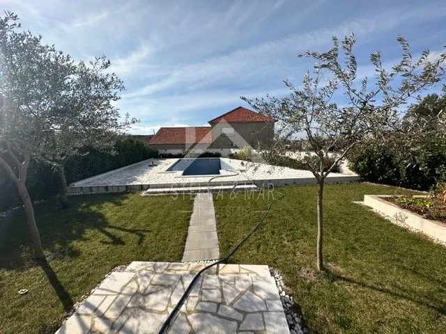 kuća sa bazenom - debeljak, sukošan - slika 22