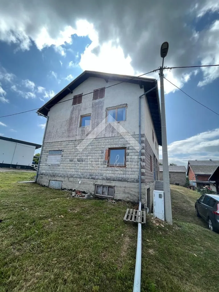 kuća stambeno poslovne namjene - udbina - slika 2