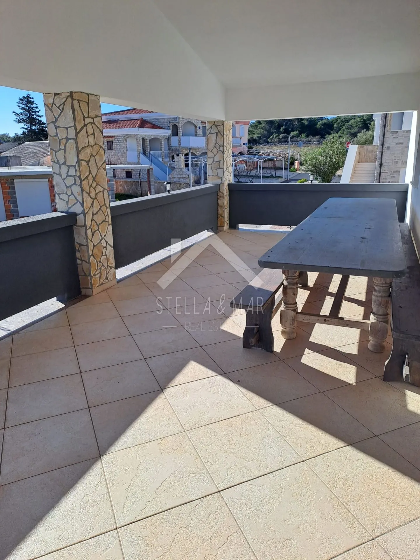 prostrana kuća sa 4 apartmana - vir - slika 6
