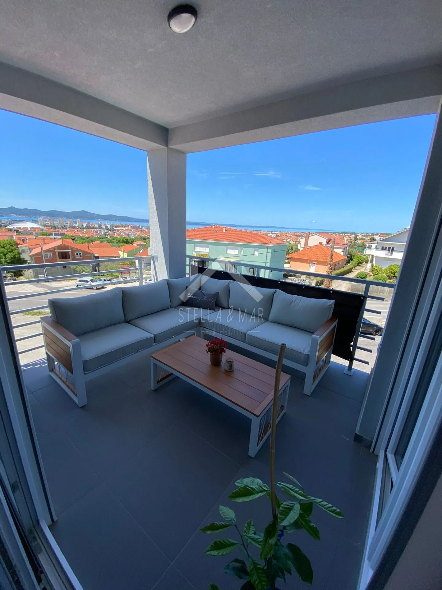 stan sa tri spavaće sobe, namješten, pogled - zadar, bili brig - slika 8