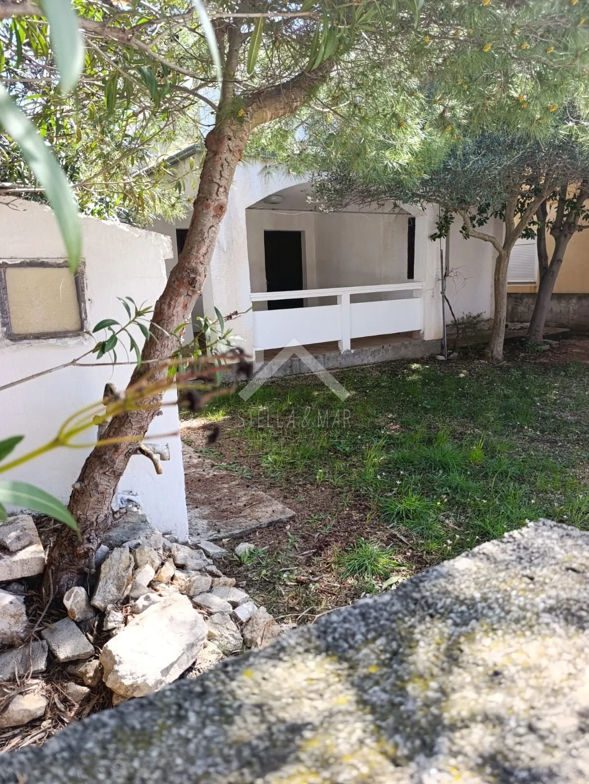 kuća sa dva stana na traženoj lokaciji 160m do plaže - vir - slika 14