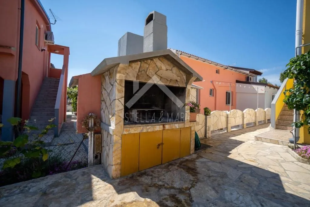 samostojeća kuća sa 5 apartmana - vir - slika 5