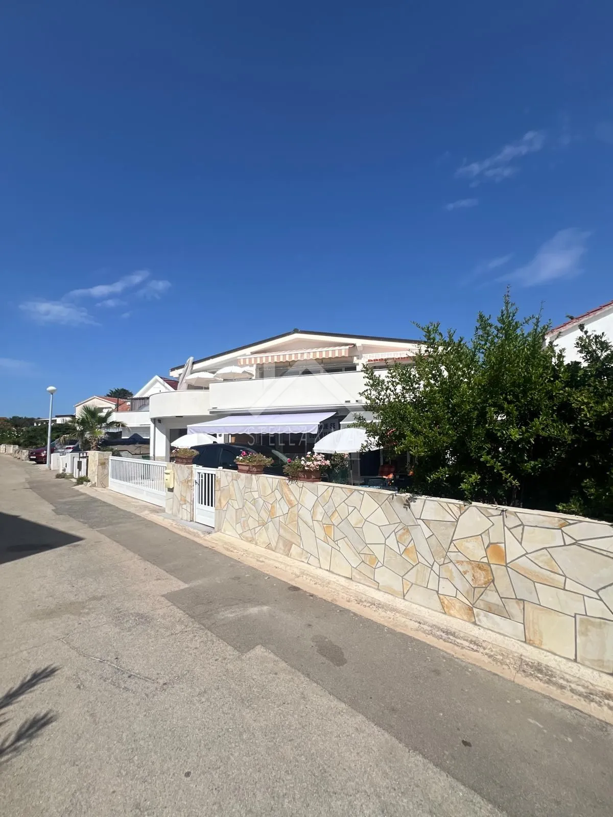 kuća sa tri apartmana, pogled na more - vir - slika 3
