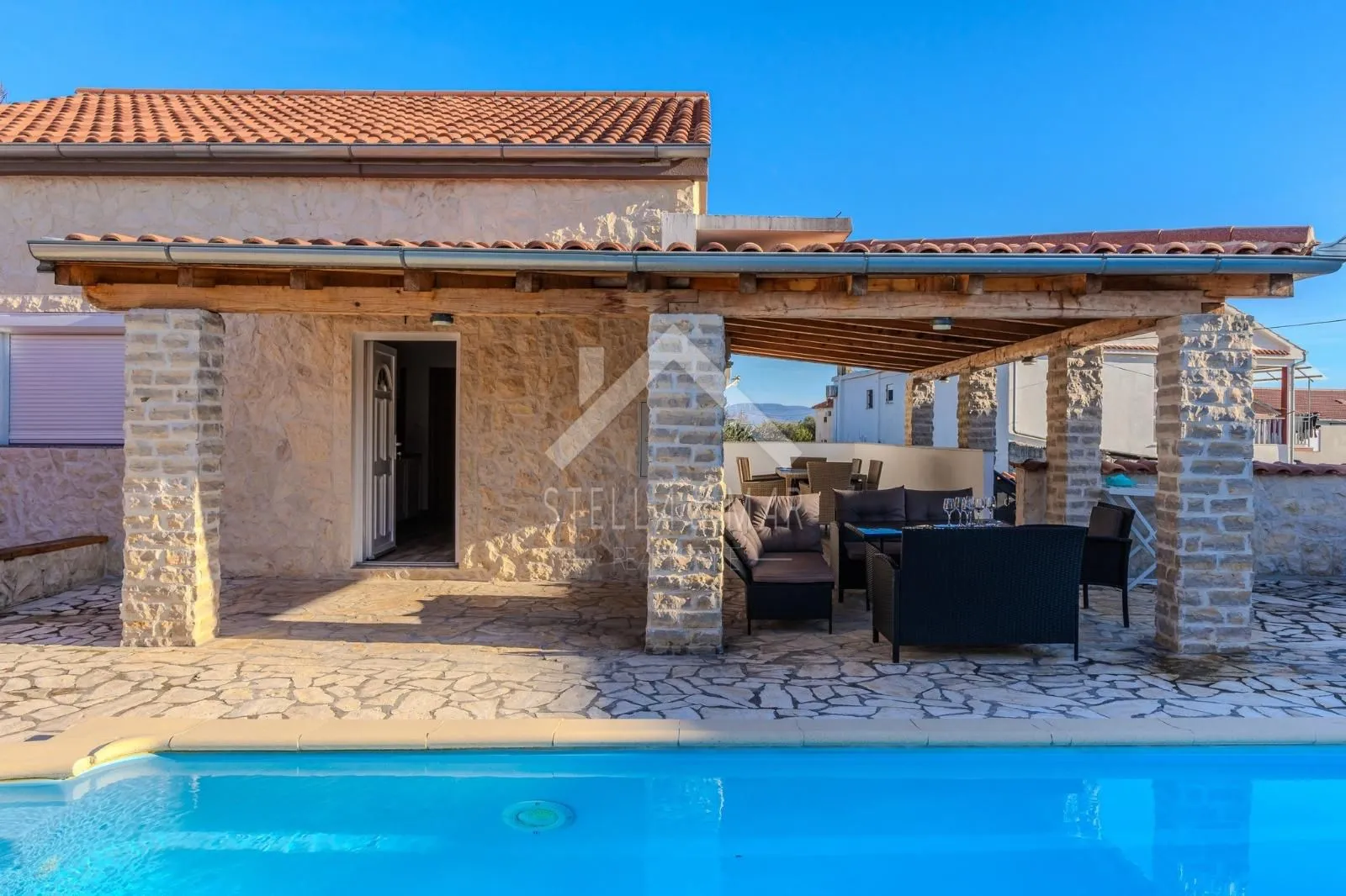 prekrasna villa sa bazenom - posedarje - slika 3