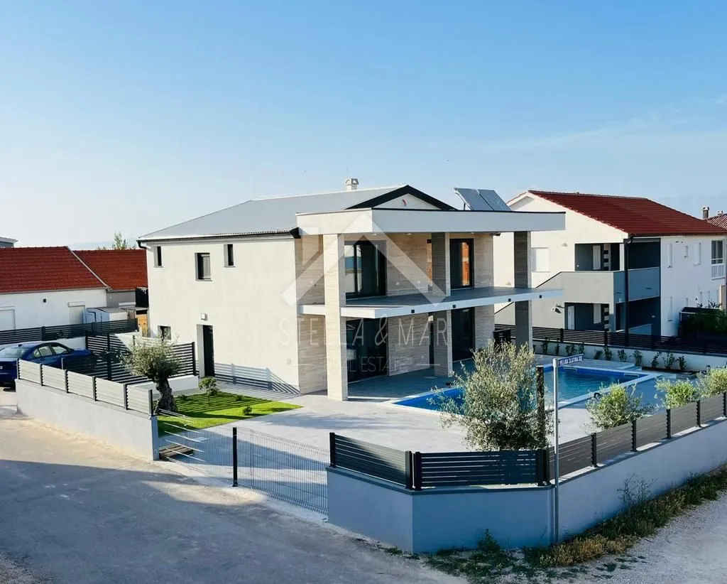 Predivna kuća u neposrednoj blizini mora - Vir