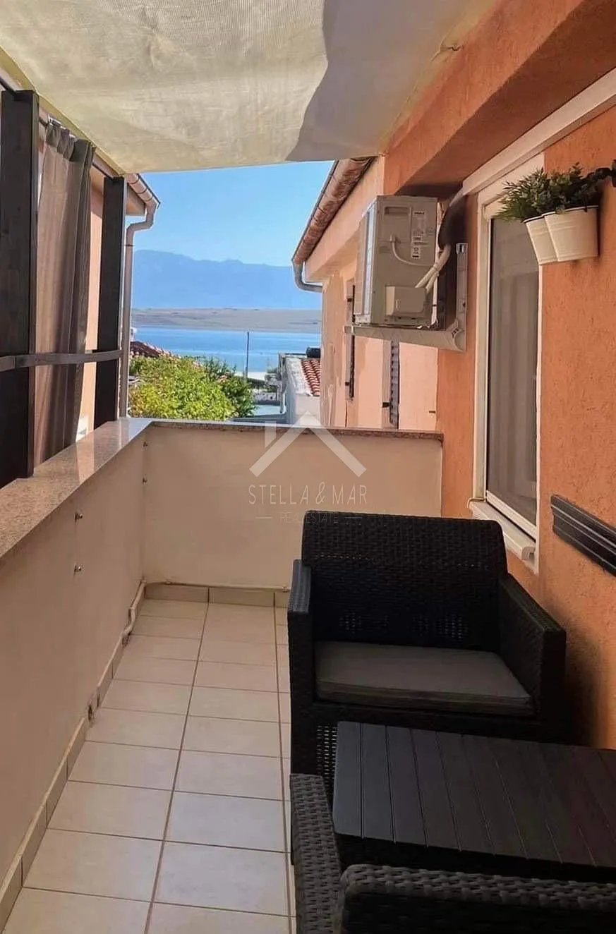 Kuća sa 4 apartmana, neposredna blizina mora - Vir