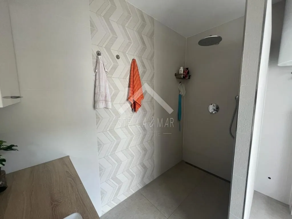 kuća sa 4 apartmana sa pogledom na more - vir - slika 37