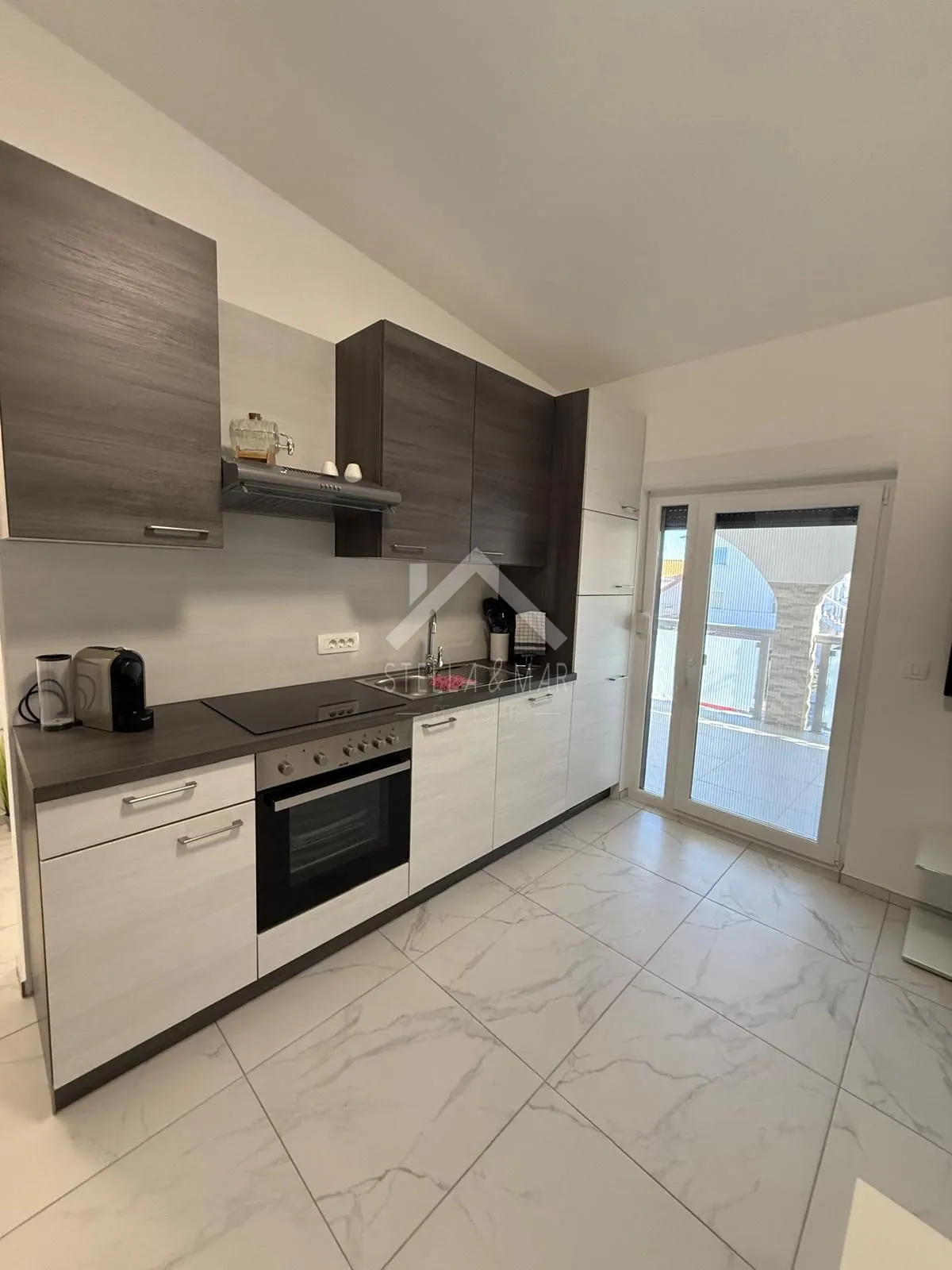 prekrasna kuća sa 3 apartmana - vir - slika 31