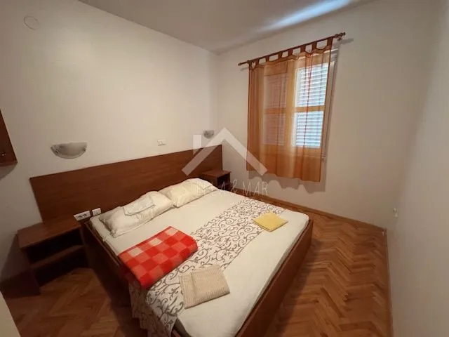 top lokacija ! apartman prvi red do mora - sukošan - slika 12