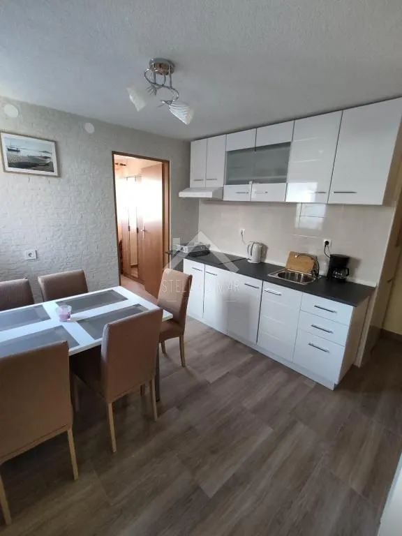 rezervirano kuća sa 4 apartmana - vir - slika 8