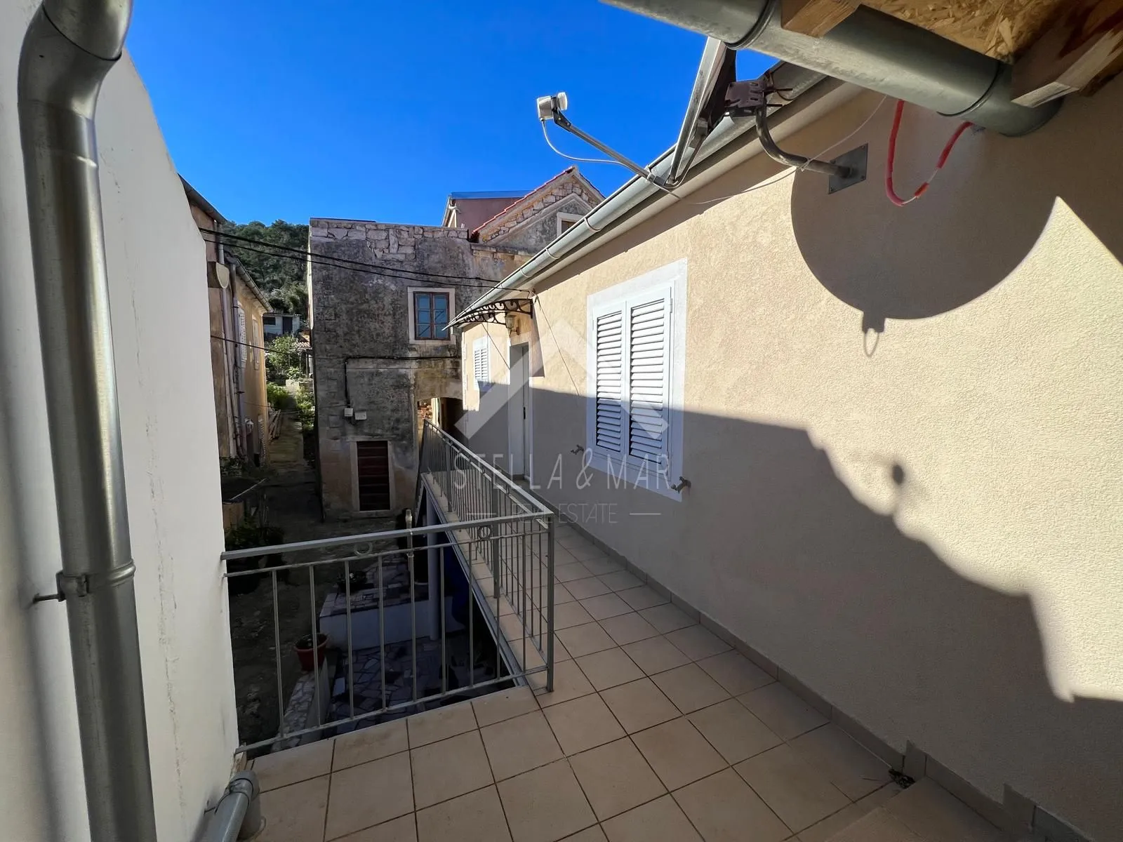 kuća sa dva stana, 200m do mora i centra - veli iž - slika 20