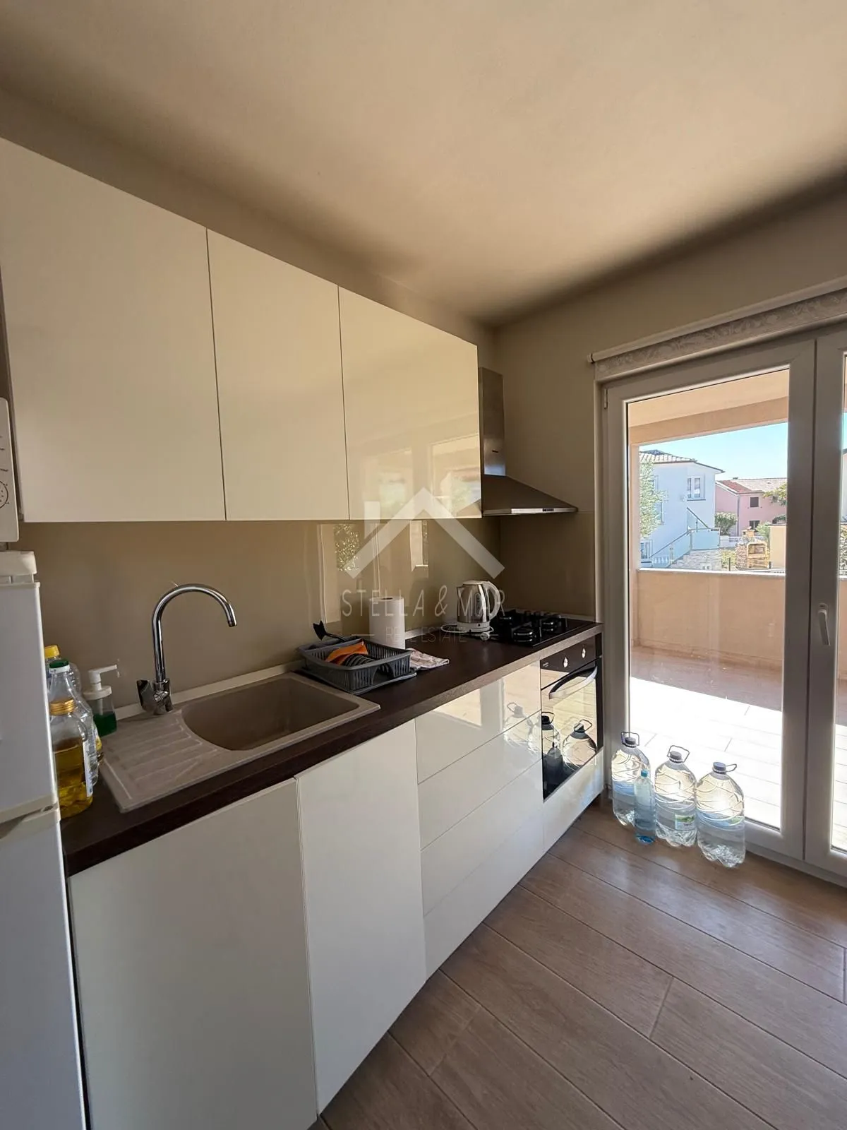 kuća sa 5 apartmana, miran predio - vir - slika 8