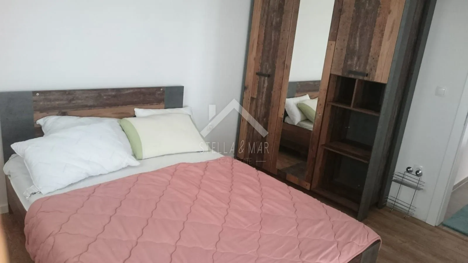kuća sa tri stana, novogradnja - vir - slika 21