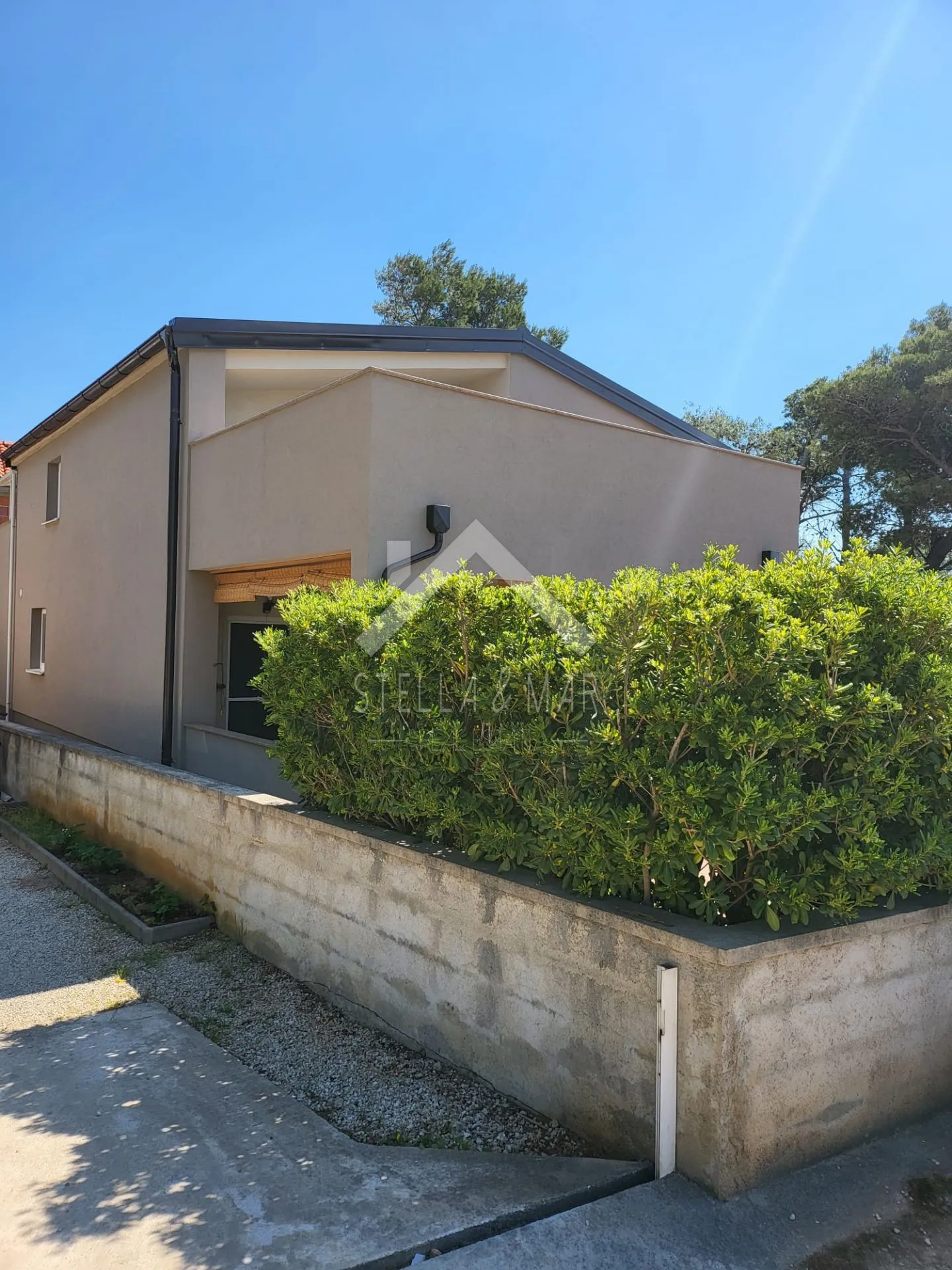 kuća sa tri apartmana - vir - slika 3