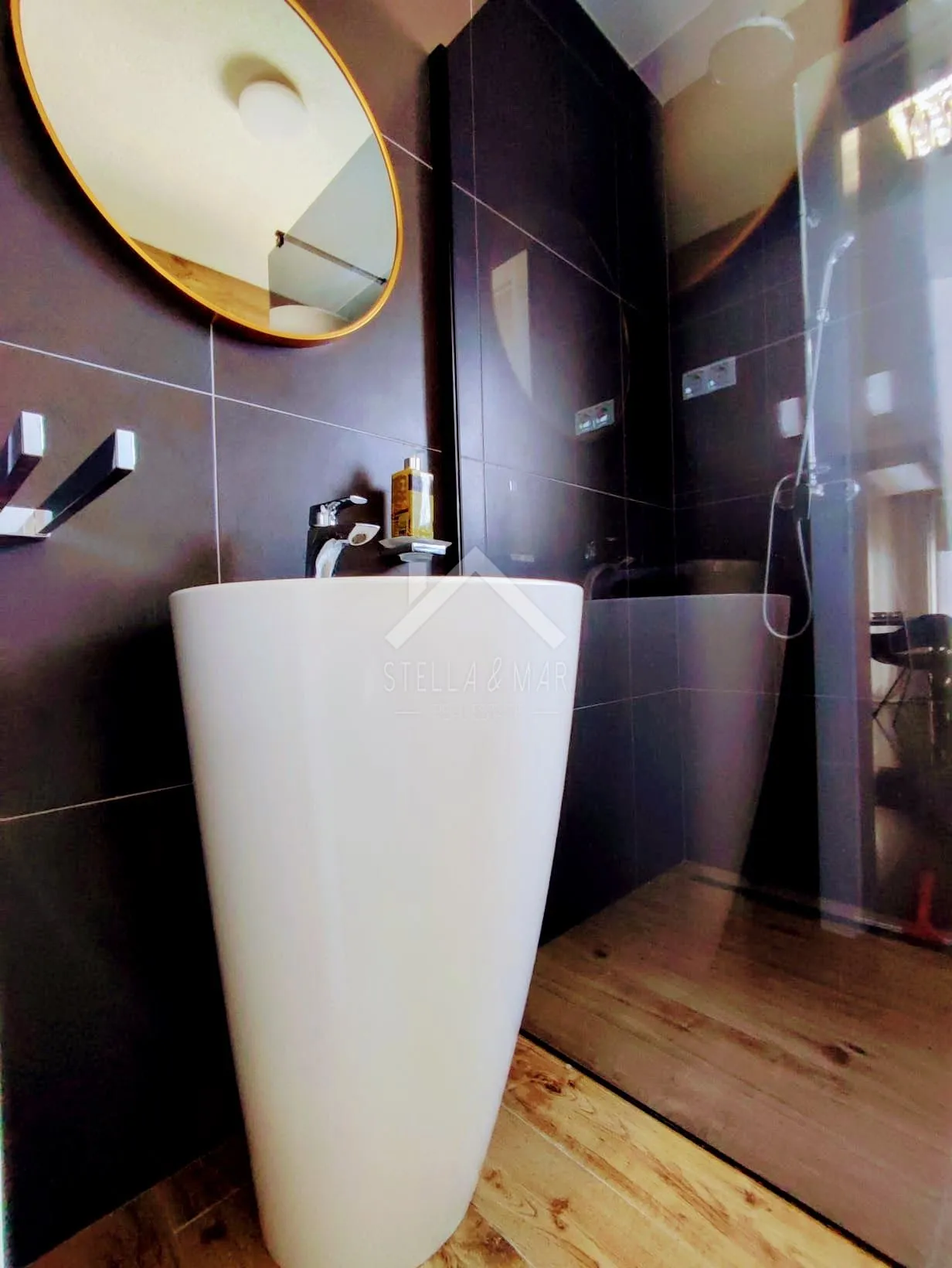 moderan dvosobni apartman - vir - slika 17