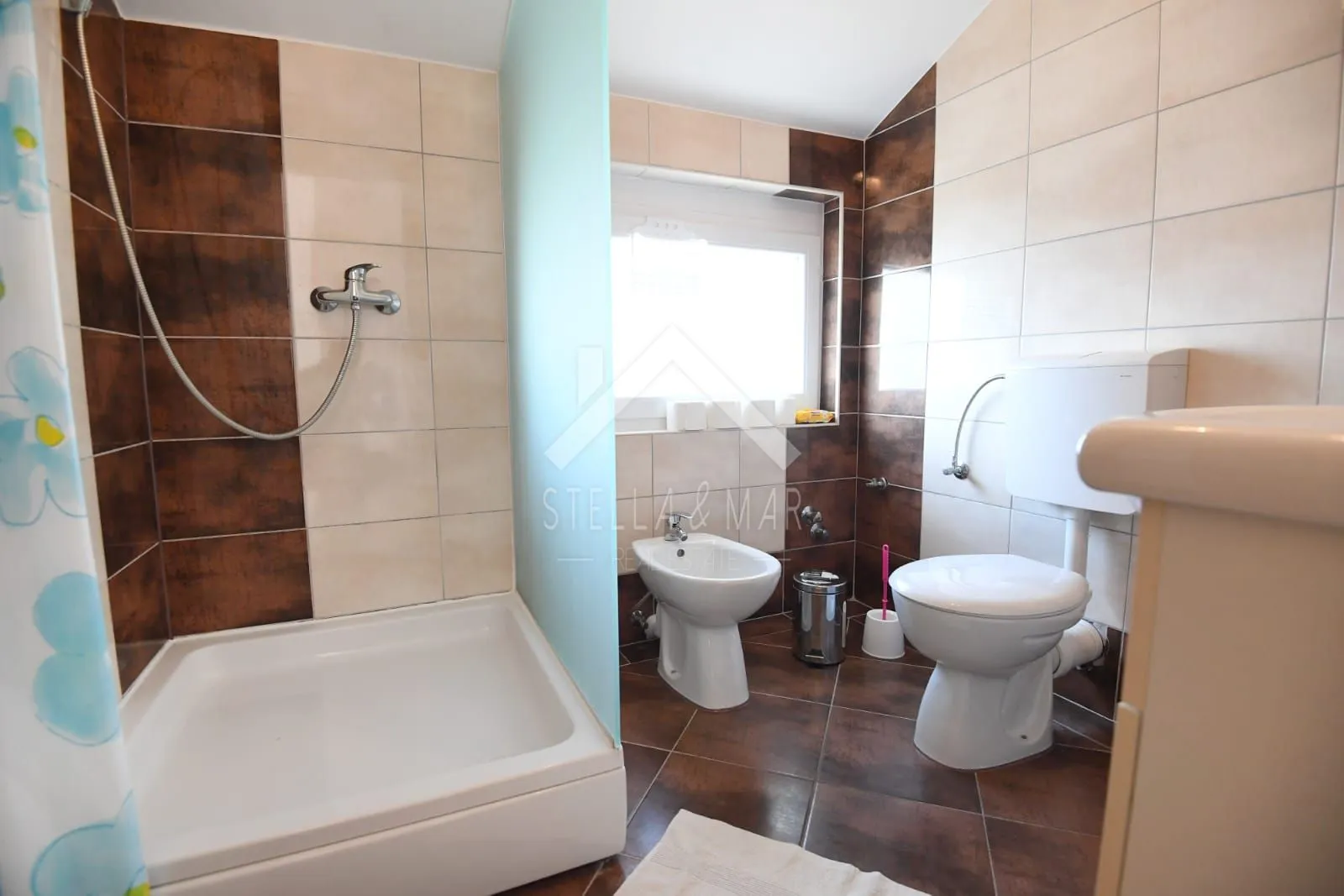 samostojeća kuća sa 5 apartmana - vir - slika 37