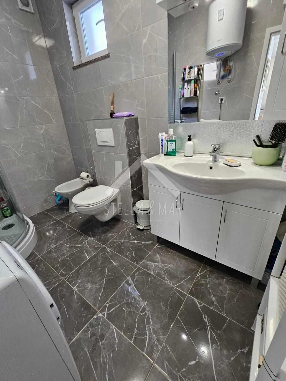prizemlje kuće sa dva apartmana - vir - slika 11