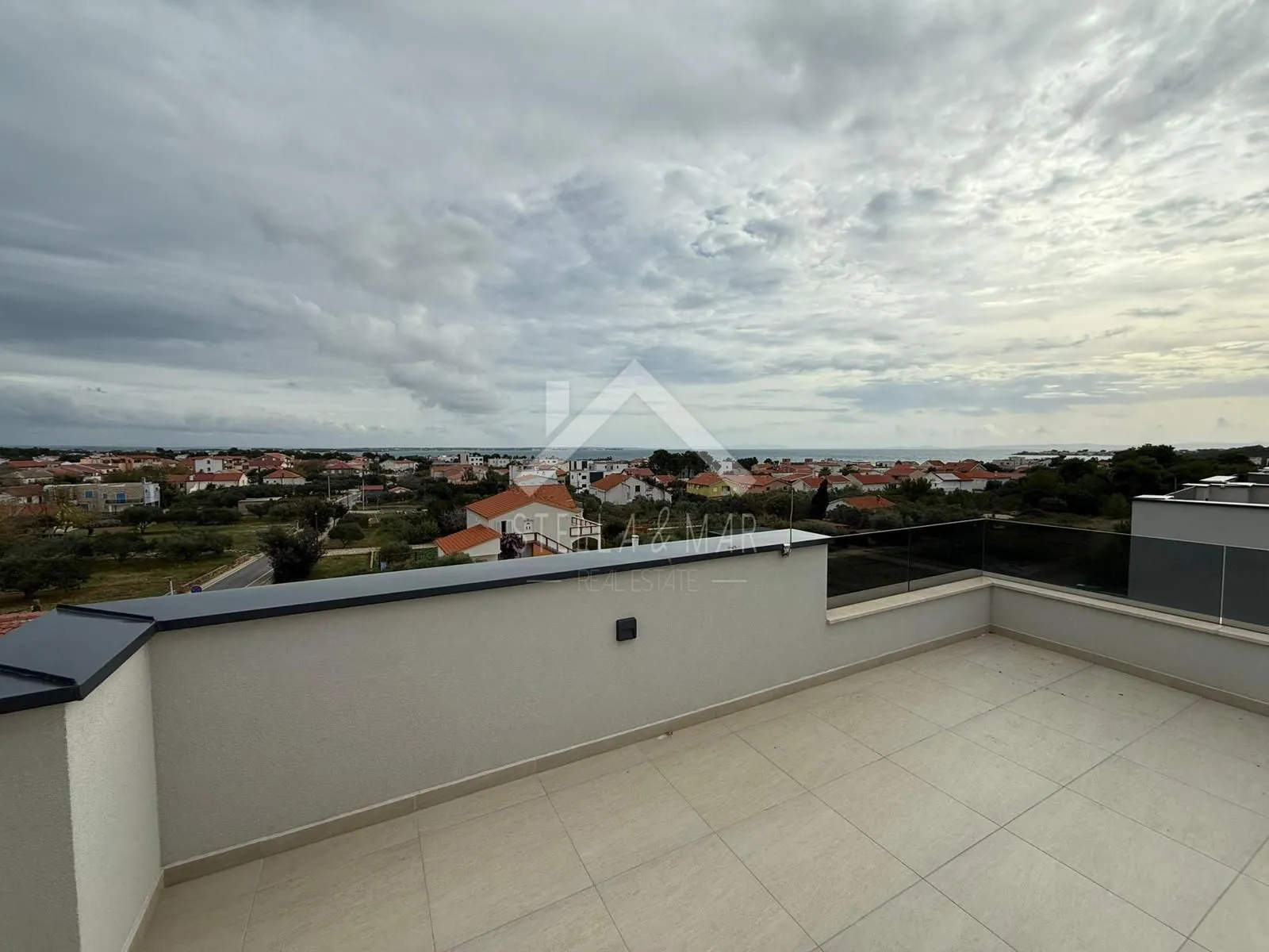 trosobni apartman u centru vira , pogled na more - vir - slika 2