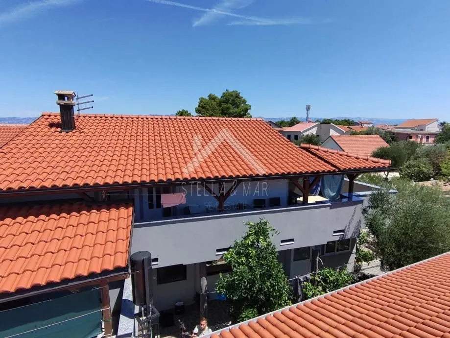 kuća sa 4 apartmana, južna strana - vir - slika 3