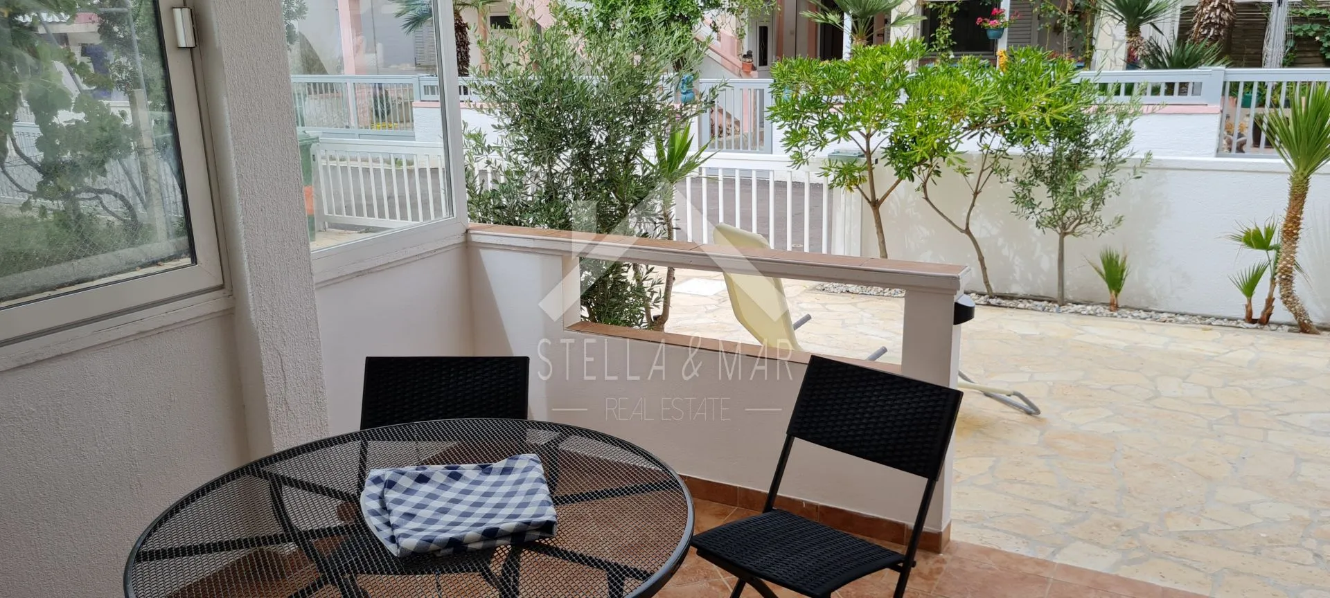 kuća sa 4 apartmana, južna strana - vir - slika 8