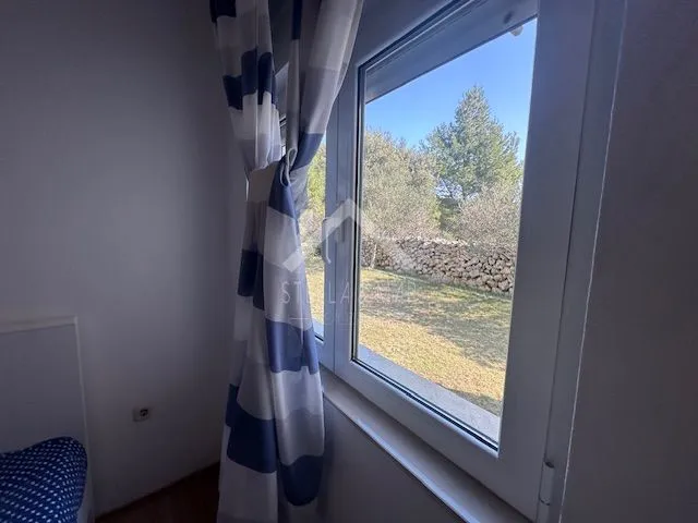 prizemnica na prostranoj parceli, mirno okruženje - vir - slika 9