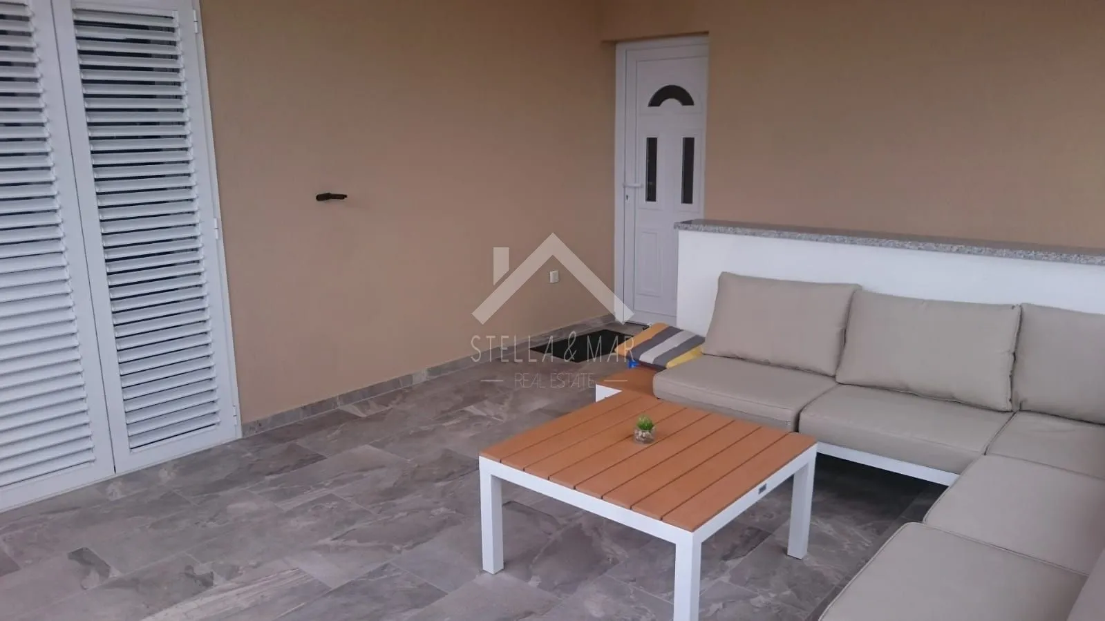 kuća sa tri stana, novogradnja - vir - slika 15