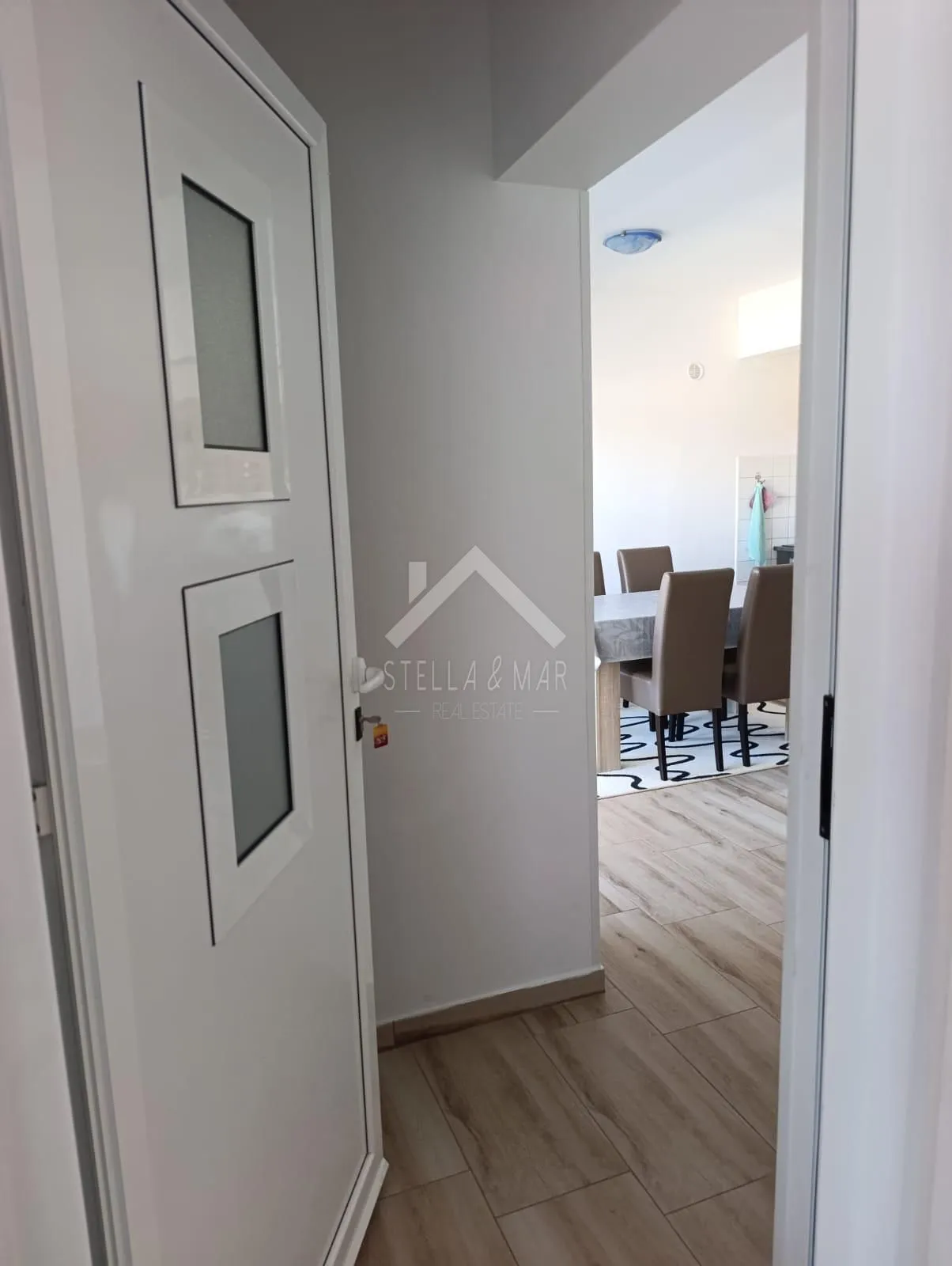 kuća sa 4 apartmana i bazenom - vir - slika 23