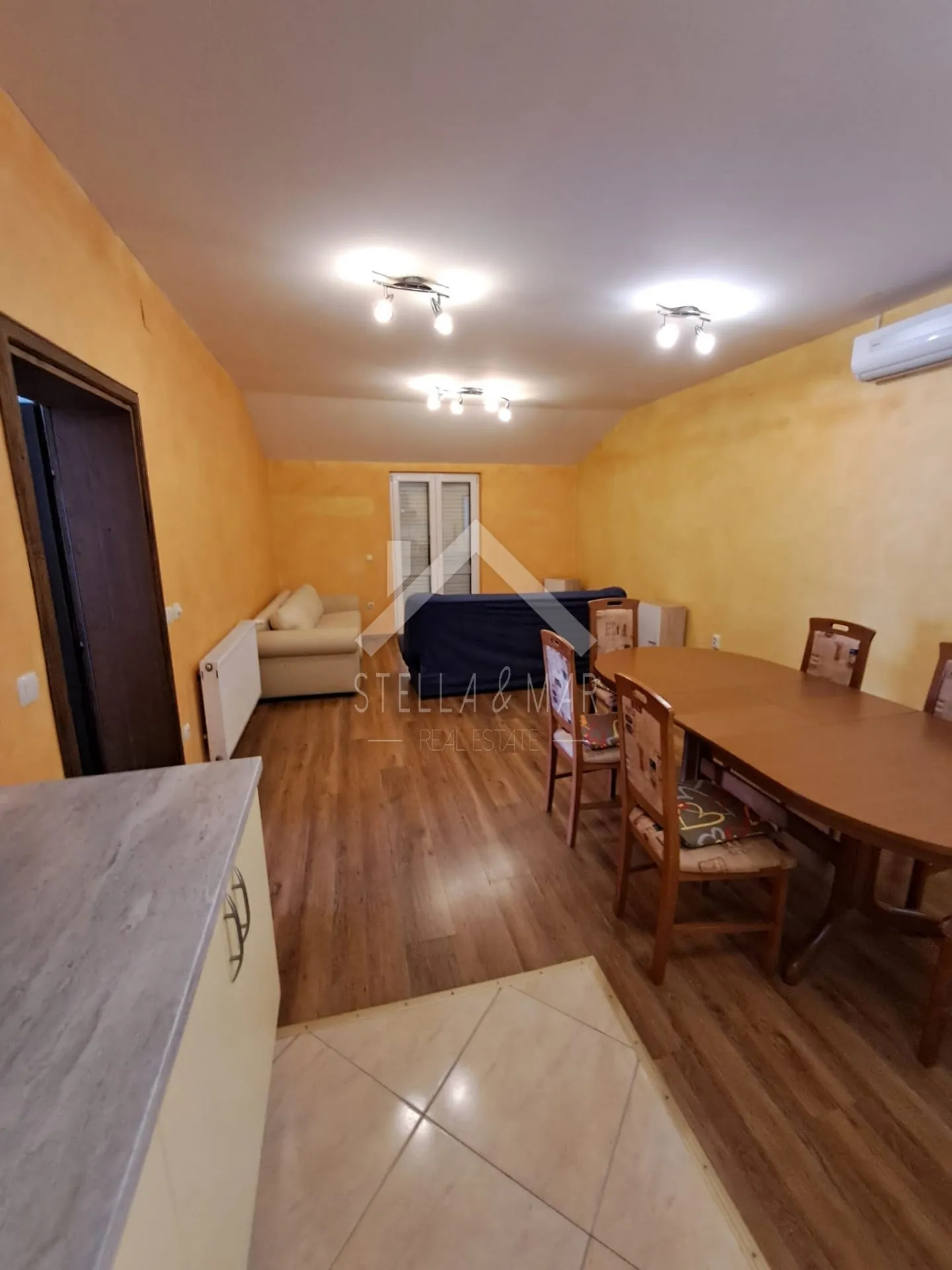 kuća sa prostranom okućnicom, centar - vrsi - slika 11