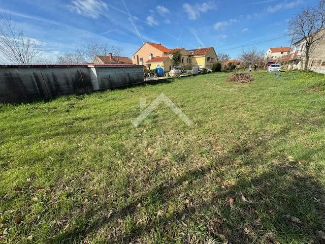 kuća u murvici sa velikom okućnicom - murvica - slika 11