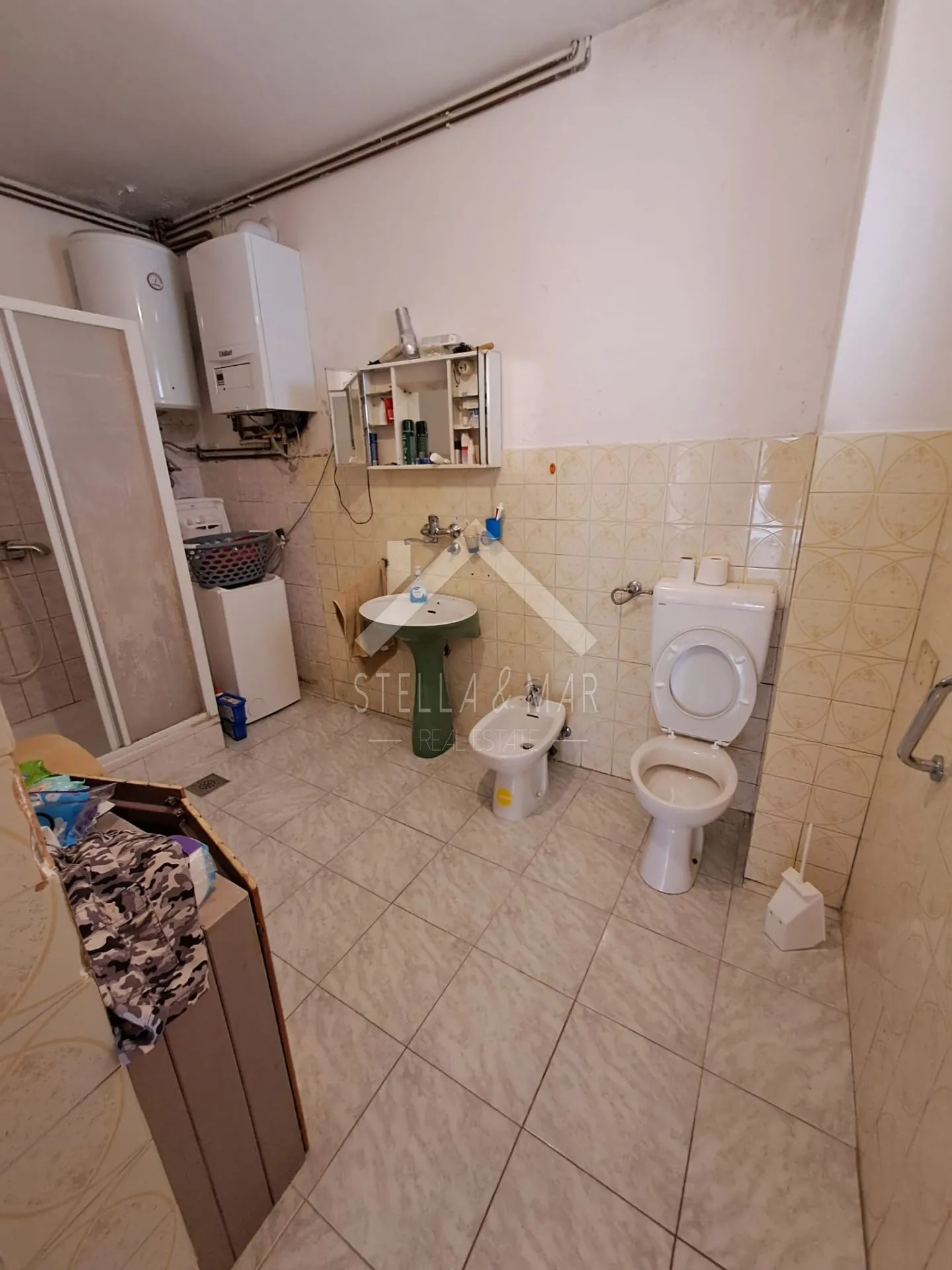 kuća sa prostranom okućnicom, centar - vrsi - slika 9