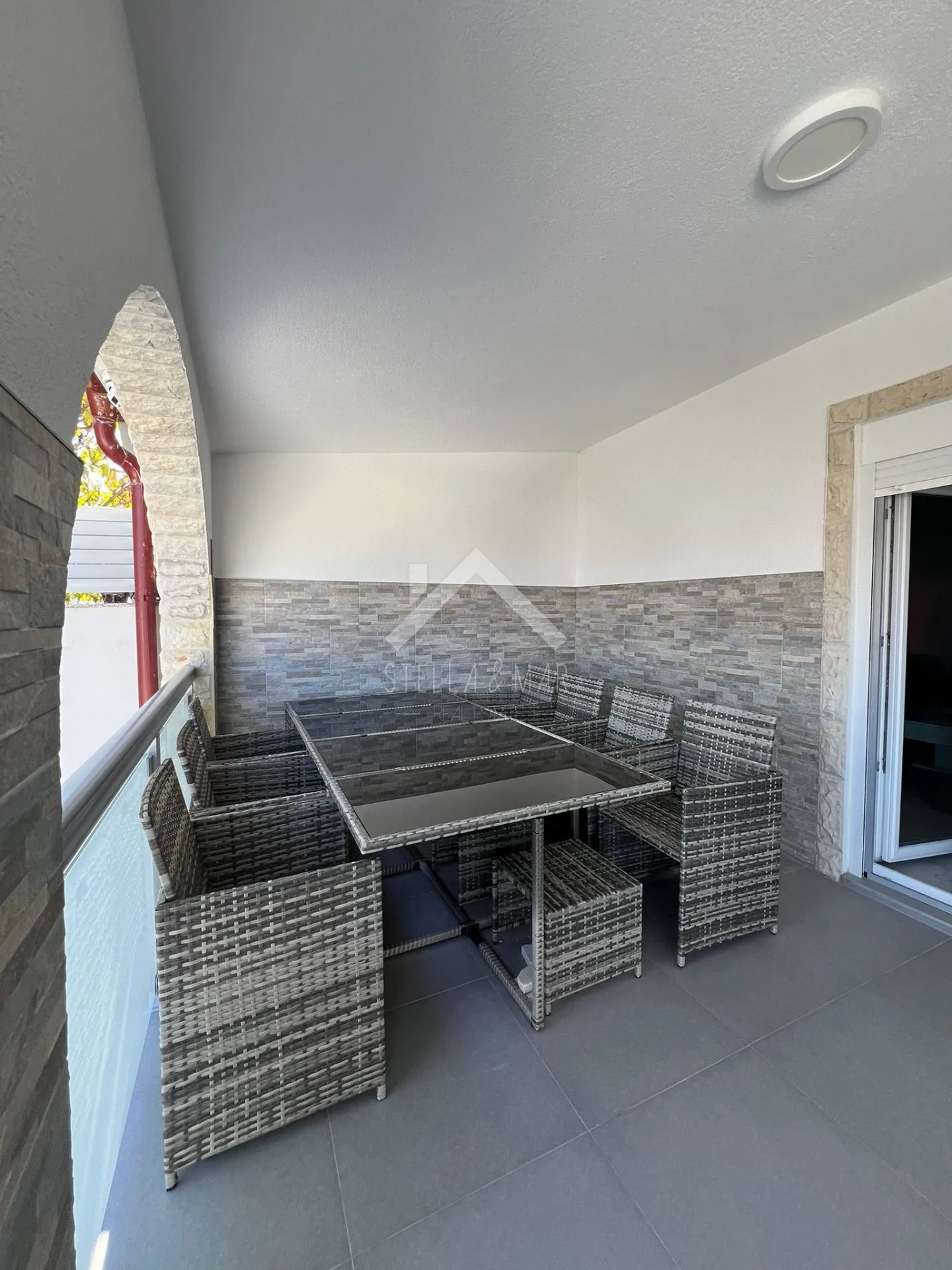 prekrasna kuća sa 3 apartmana - vir - slika 44