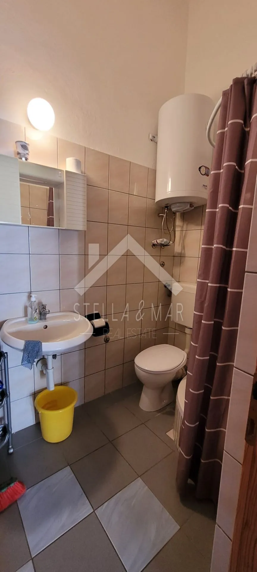 kuća sa 8 apartmana - vir - slika 30
