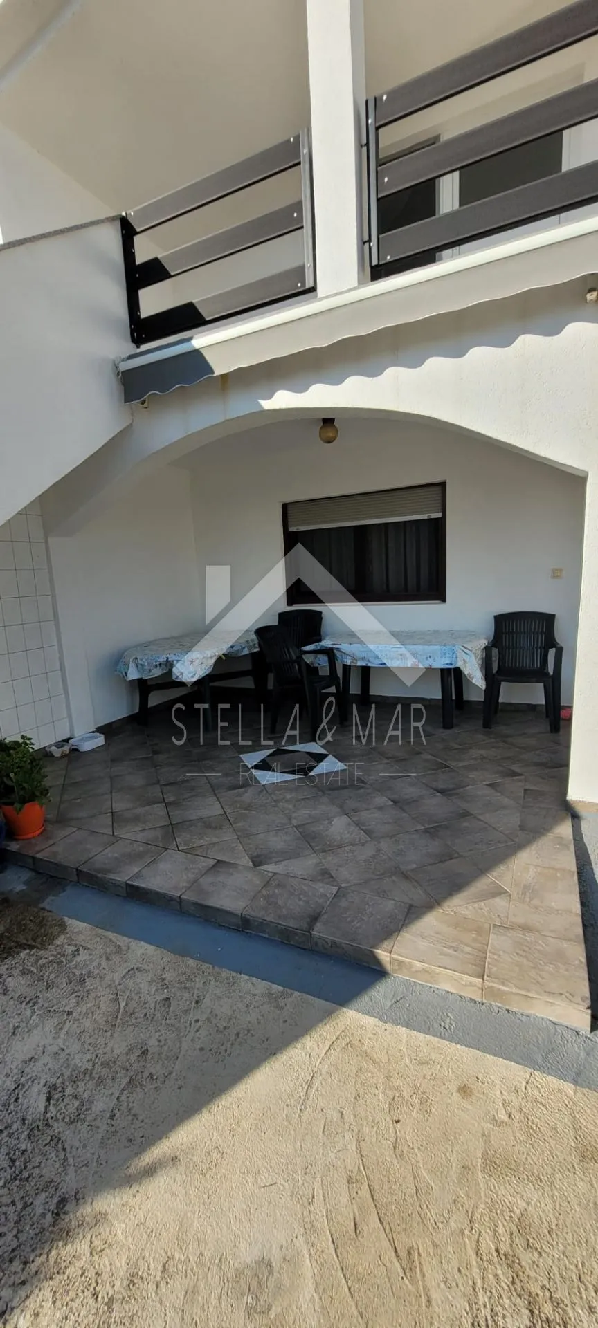 kuća sa 5 apartmana - vir - slika 3