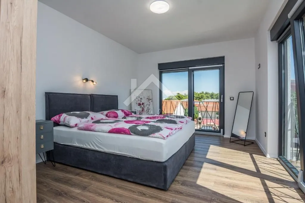 villa sa bazenom, miran predio - vir - slika 18